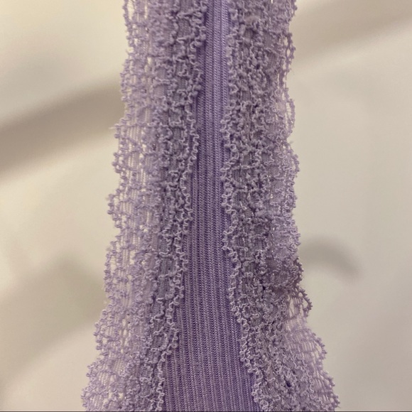 AE Lace Violet Cropped Tank - Picture 4 of 5